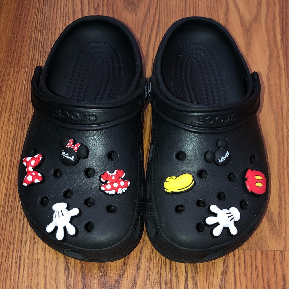 Black crocs with Mickey/Minnie jibbetz
